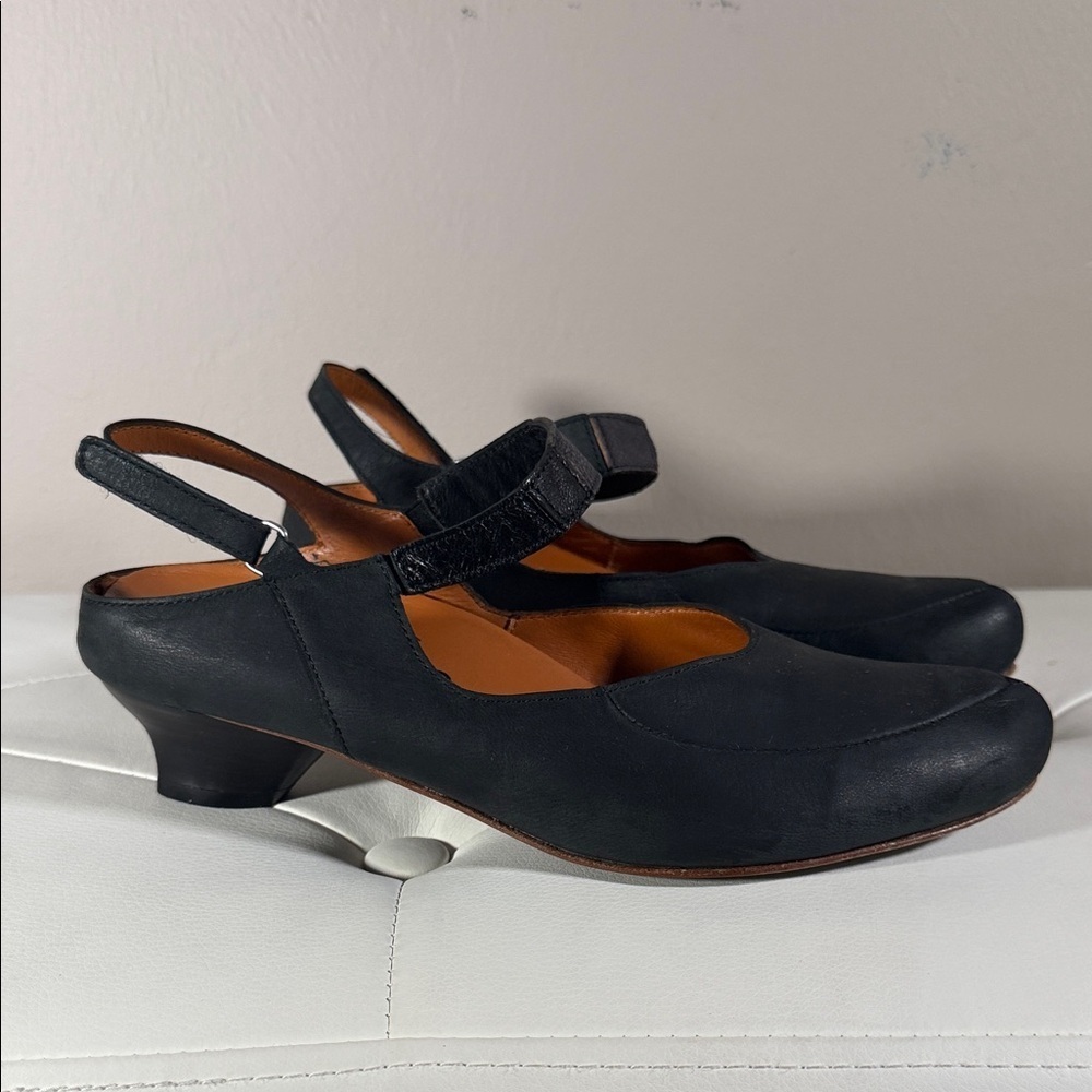 Think! Black Slingback Heels - Picture 4 of 14